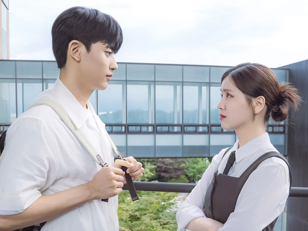 Kim Ji Eun dan Lomon Tampil Romantis di Drama 'Branding in Seongsu'