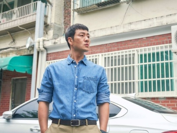 Potret Park Hae Soo Jadi Detektif di Drama 'Chimera'