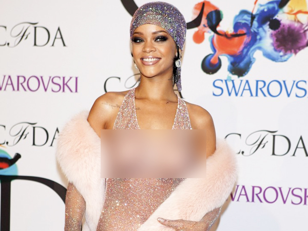 Ini Tanggapan Rihanna Tentang Gaun Transparannya