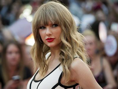 Taylor Swift Berikan Tip 5 Juta Rupiah di Restoran