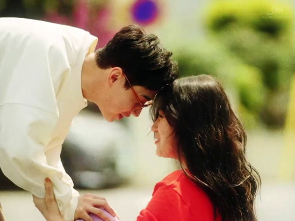 Henry SJ-M Jadi Pacar Manis nan Romantis A la Anak 90an di MV 'Real Love'