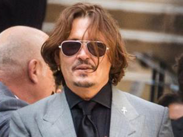 Johnny Depp Minta Persidangan Ditunda Demi Syuting ‘Fantastic Beast 3’