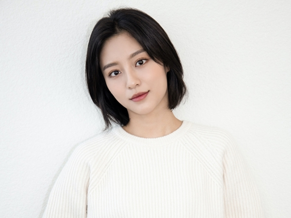 Kang Min Ah Cerita Momen Pertemuan Pertama dengan Park Ji Hoon dan Bae In Hyuk
