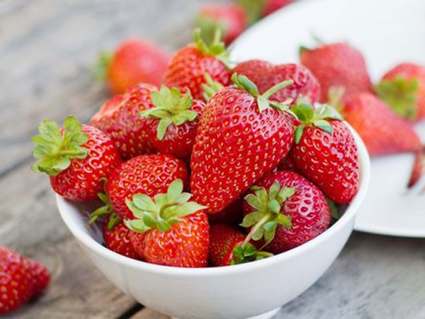 Image result for buah strawberry