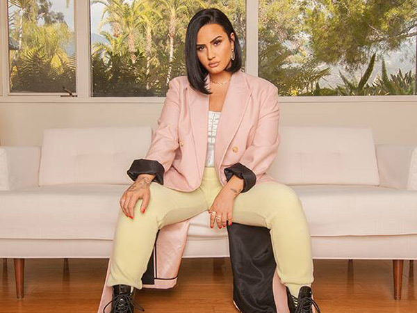 Demi Lovato Jadi Host People Choice Awards 2020
