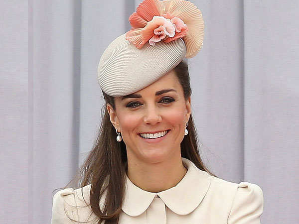 Kate Middleton Tampil Cantik dan Elegan di Kebaktian Natal Kerajaan