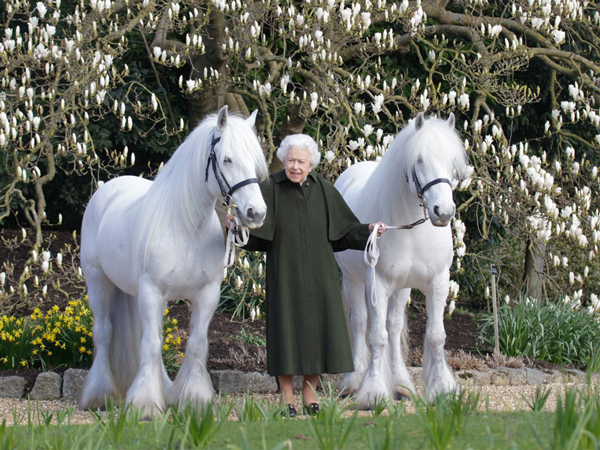 Foto Terbaru Ratu Elizabeth Genap Berusia 96 Tahun