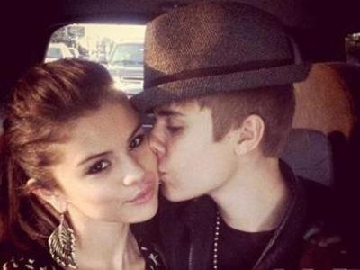 Justin Bieber Ceritakan First Kiss-nya dengan Selena Gomez