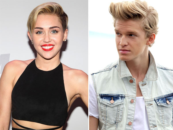 Jalan Bareng, Miley Cyrus dan Cody Simpson Pacaran?