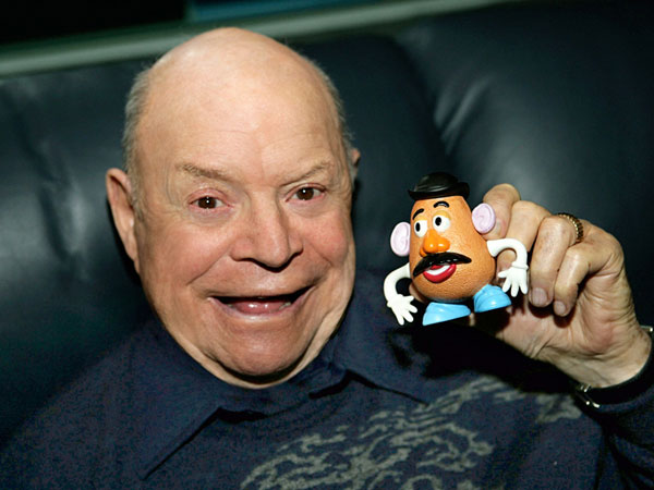 Komedian Legendaris Sekaligus Pengisi Suara Mr Potato Head 'Toy Story' Meninggal Dunia