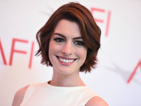Anne Hathaway Merasa Lebih Semangat dan Bahagia Saat Hamil Anak Pertama