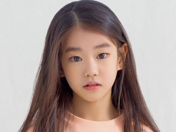 Aktris Cilik Park So Yi Tanda Tangan Kontrak dengan YG Entertainment