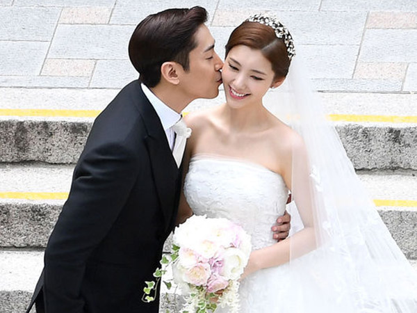 Selamat, Eric Shinhwa dan Aktris Na Hye Mi Akhirnya Resmi Menikah!