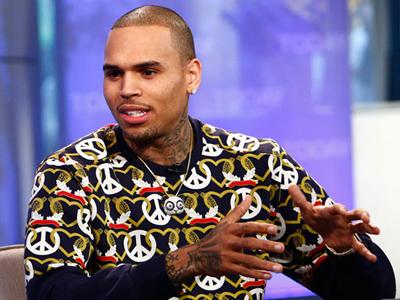 Diduga Sakiti Fans di Kelab Malam, Chris Brown Kena Tuntut