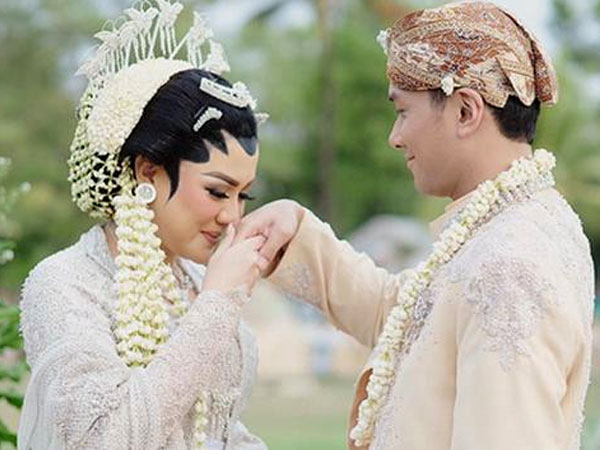 Kahiyang Ayu Hingga Anang-Ashanty Ikut Hadiri Resepsi Mewah Pernikahan Vicky Shu