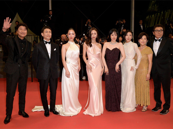 Film 'Cobweb' Dapat Standing Ovation Selama 10 Menit di Cannes