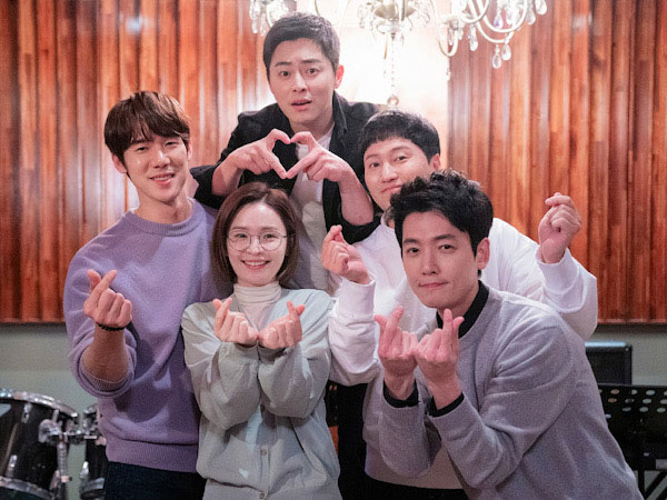 Jo Jung Suk Beberkan Hubungan Geng Hospital Playlist di Luar Syuting