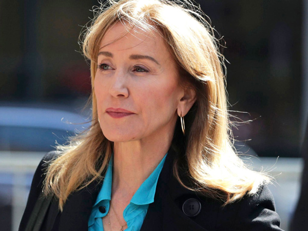 Felicity Huffman Terlibat Skandal Suap Agar Anak Diterima Kuliah di Universitas Bergengsi