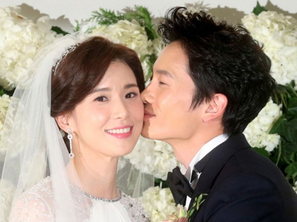Pasangan Romantis Ji Sung dan Lee Bo Young Rayakan 8 Tahun Pernikahan