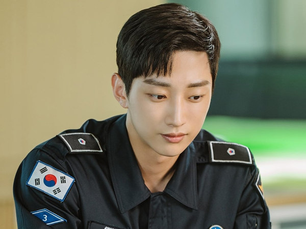 Jinyoung B1A4 Ungkap Karakternya di Drama ‘Police University’