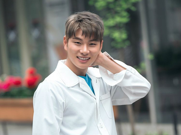 Aksi Heroik Lee Yi Kyung Gagalkan Percobaan Bunuh Diri Seorang Pria Jadi Perbincangan