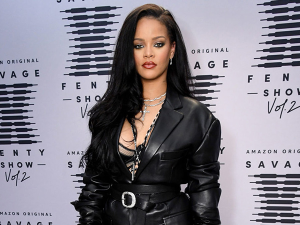 Rihanna Dikecam Pakai Lagu Hadis Untuk Fashion Show Pakaian Dalam