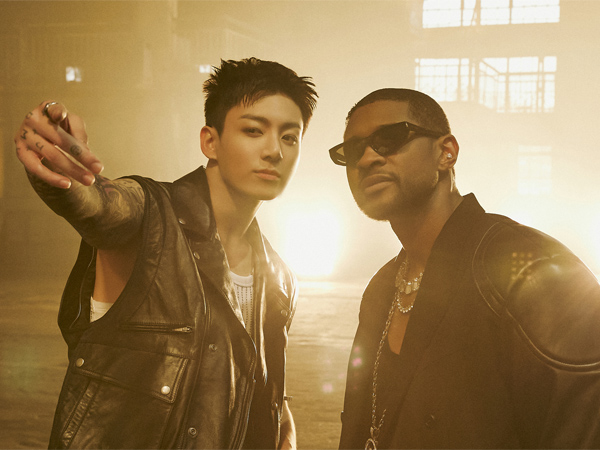 Jungkook BTS dan Usher Tunjukan Chemistry Hangat di Video Pertunjukan Kolaborasi