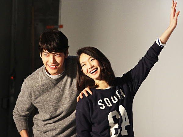 Hubungan Asmara Terungkap, Kim Woo Bin dan Shin Min Ah Kembali Syuting Iklan Bareng?