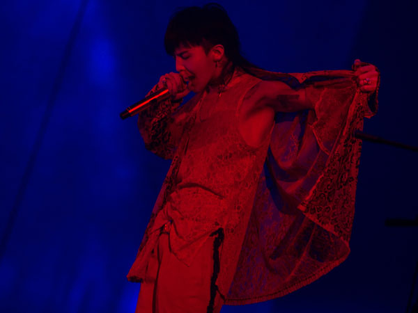 Pesona Berbeda G-Dragon dan Kwon Jiyong di Konser 'Act III M.O.T.T.E World Tour in Jakarta'
