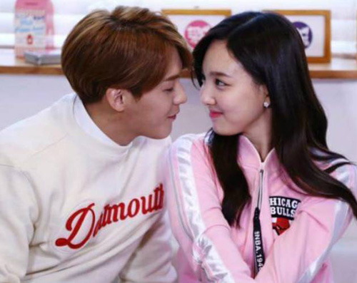 Netizen Panik Karena Muncul Foto Minhyuk BTOB Ingin Cium Nayeon TWICE?