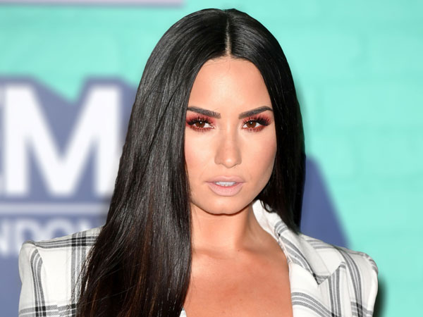 Ditemukan Overdosis, Demi Lovato Dilarikan ke Rumah Sakit!