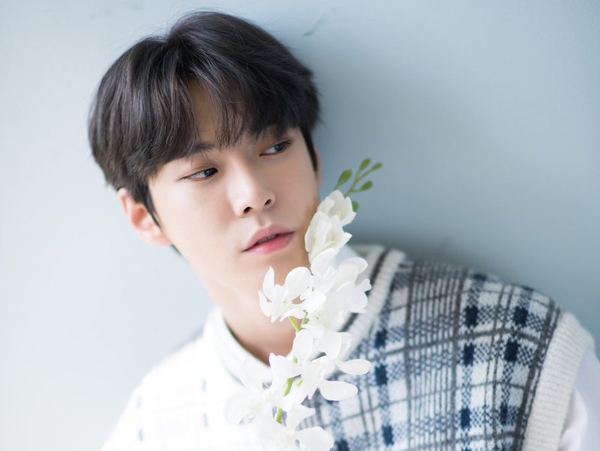 Doyoung NCT Berikan Hadiah Romantis untuk Penggemar di Hari Chuseok