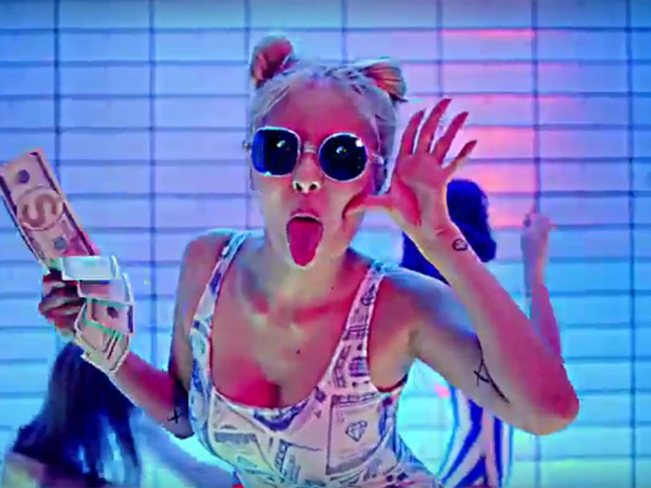 HyunA Tampilkan Aksi Sexy dan Fierce di Video Musik 'Because I’m The Best'!