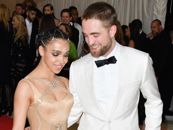 Bukan Penyuka Sesama Jenis, Robert Pattinson Masih Bersama FKA Twigs?