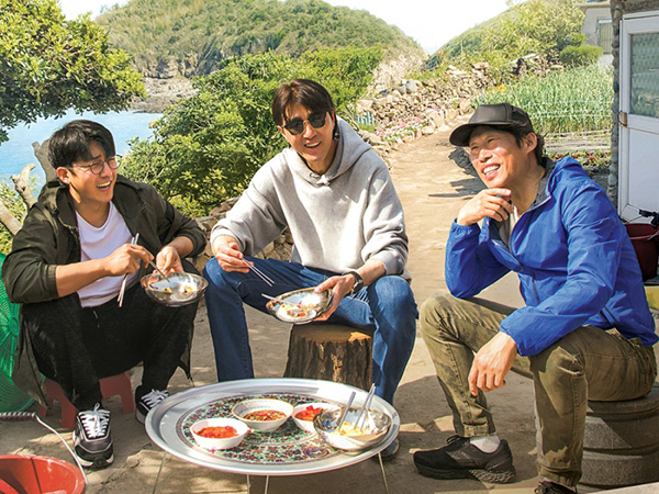 Saingi Drama, Variety tvN Three Meals a Day Comeback dengan Rating Tinggi