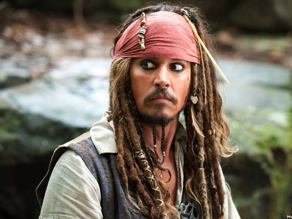 Johnny Depp Terluka, Film Pirates 5 Tertunda?