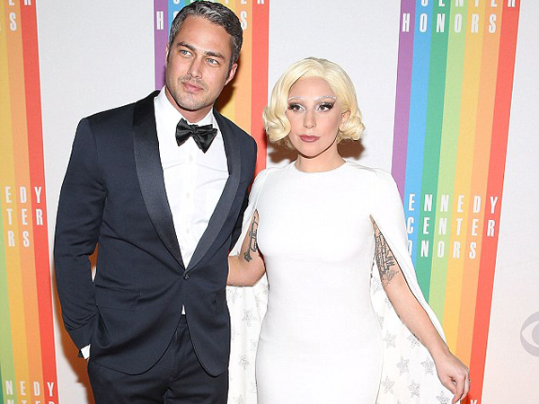 Lady Gaga Bocorkan Konsep Pesta Pernikahannya dengan Taylor Kinney