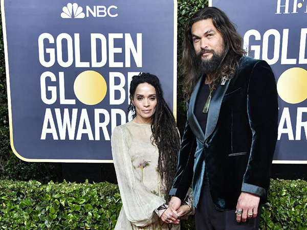 Alasan Romantis Jason Momoa Hanya Pakai Singlet di Golden Globes 2020