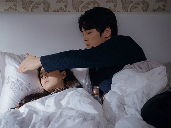 Momen Romantis Kim Jung Hyun dan Seo Ji Hye di Drama Crash Landing On You