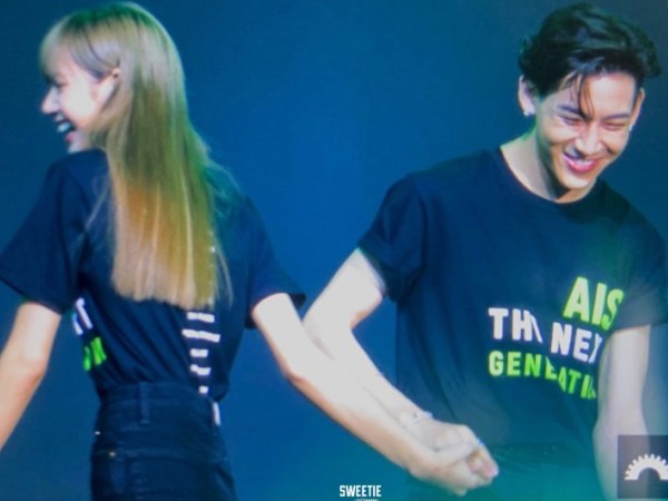 BamBam GOT7 Beri Emoji 'Love' Dalam Fotonya Bersama Lisa BLACKPINK di AIS Event Thailand