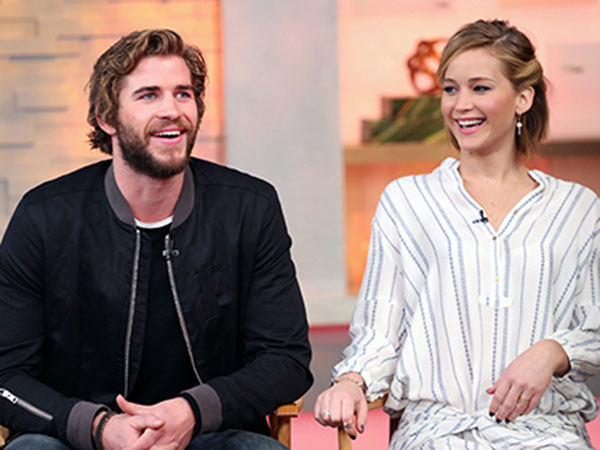 Liam Hemsworth Tak Suka Cium Jennifer Lawrence Karena Bau Bawang?