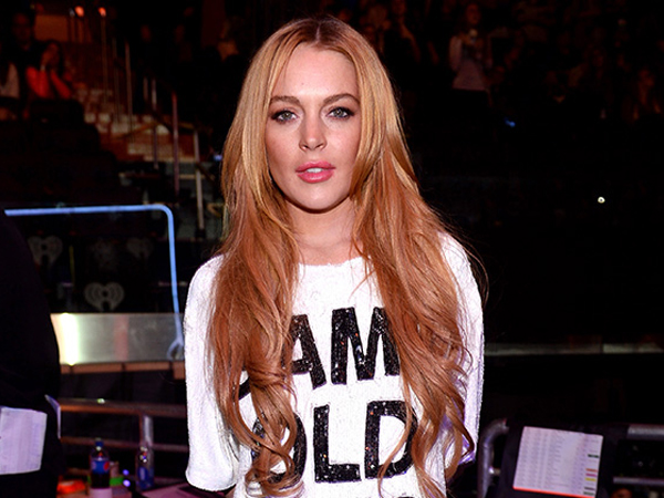 Ketika Lindsay Lohan Harus Menahan Malu Karena Jatuh di Depan Umum