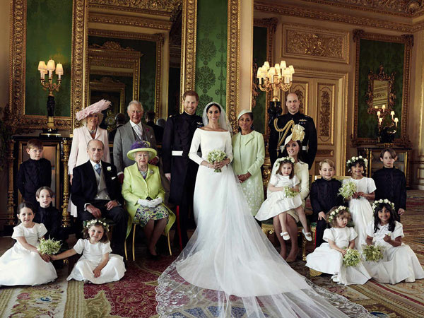 Terungkap Foto Resmi Pertama Meghan Markle Bersama Royal Family