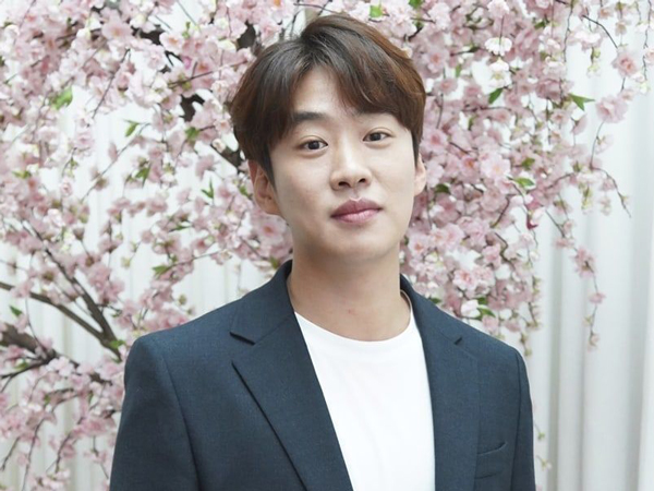 Ahn Jae Hong Dikonfirmasi Telah Putus Dengan Kekasihnya