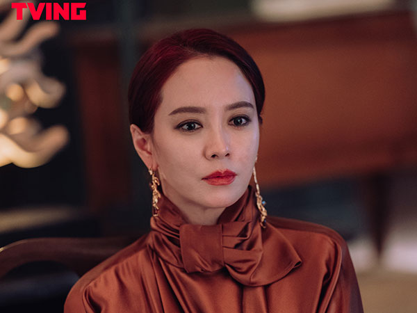 Kesulitan Song Ji Hyo Perankan Penyihir di Drama 'The Witch Dinner'
