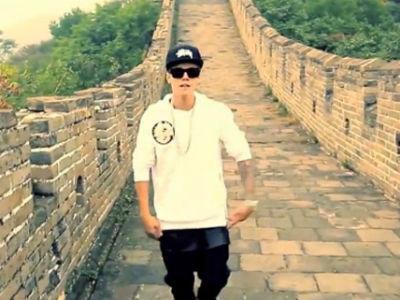 Justin Bieber Ngedance di Tembok Besar Cina di MV 'All That Matters'!