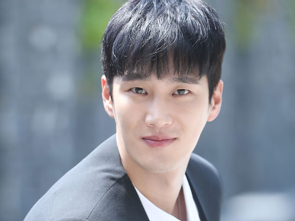 Ahn Bo Hyun Dikonfirmasi Main Drama Baru Park Seo Joon, Siap Perebutkan Kwon Nara
