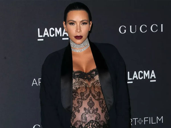 Satu Bulan Melahirkan, Kim Kardashian Pamer Foto Perdana Anak Keduanya