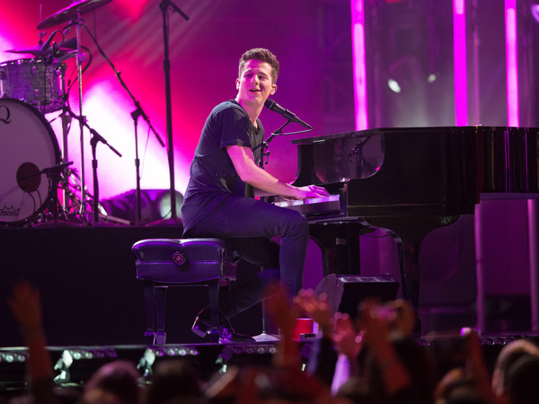 Charlie Puth Sindir 'Pedas' Justin Bieber dan Selena Gomez!