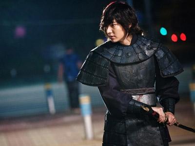 Lee Min Ho Perankan Ksatria Malas di Serial Faith